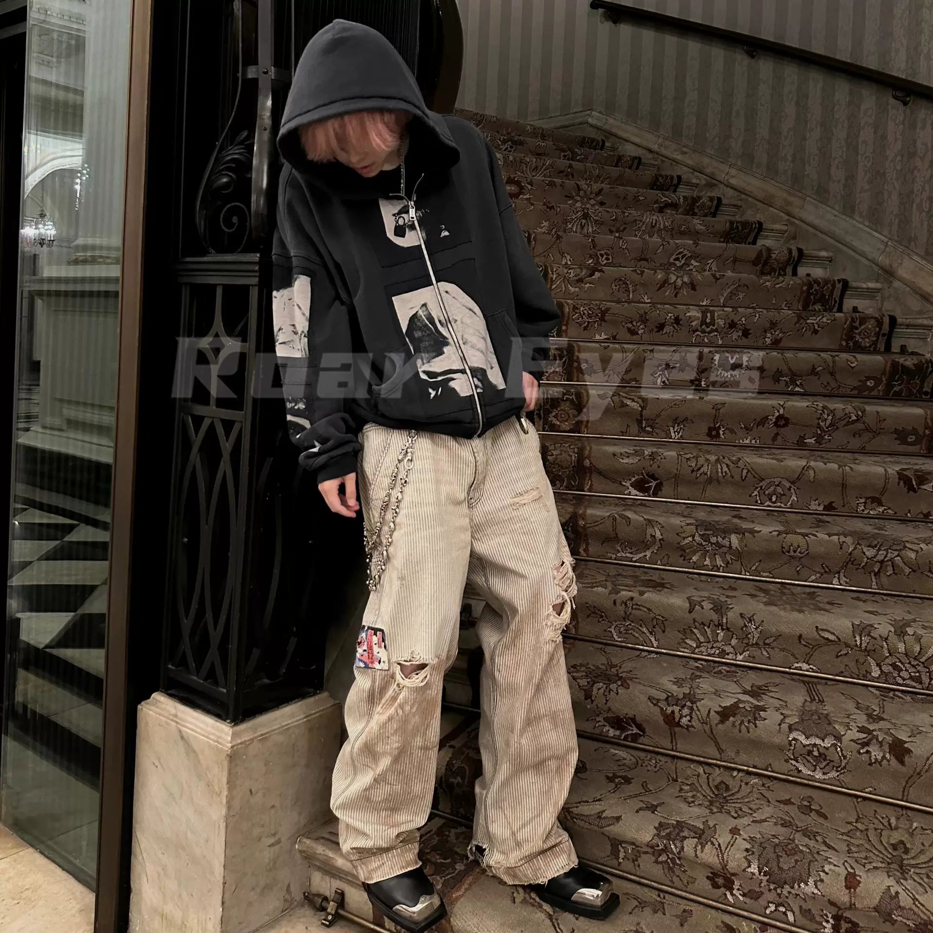 Roaring Little Eyes ERD24SS Melancholic Rich Second Generation Pig Madonna Cloth Tie Pulling Sweatshirt Hoodie (2)